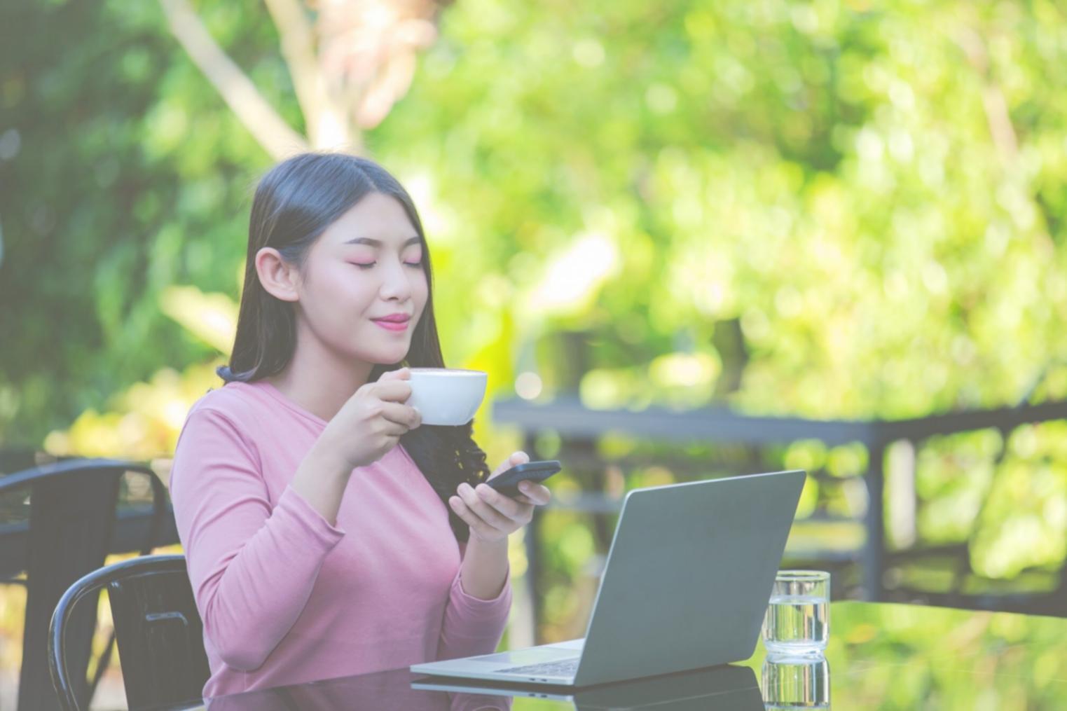 Business consultation meeting discussing custom SEO strategy and pricing approach